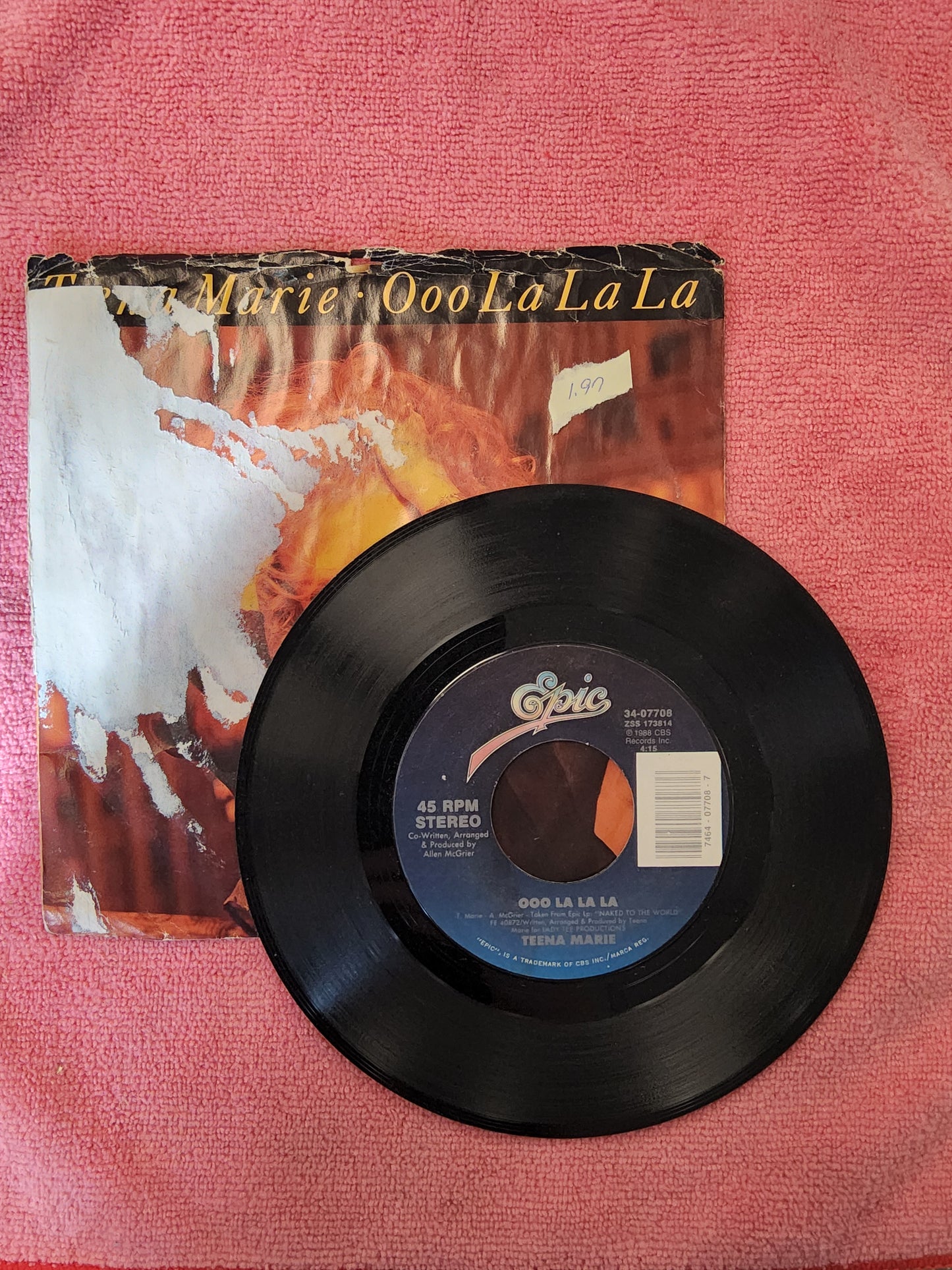 45 double sided record Teena Marie "Ooo La La La" and "Sing one to your love"