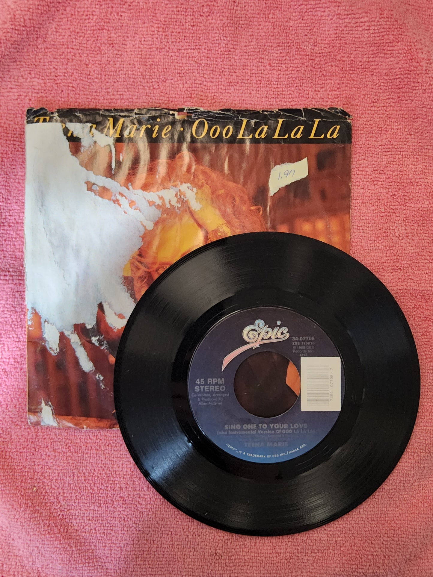 45 double sided record Teena Marie "Ooo La La La" and "Sing one to your love"