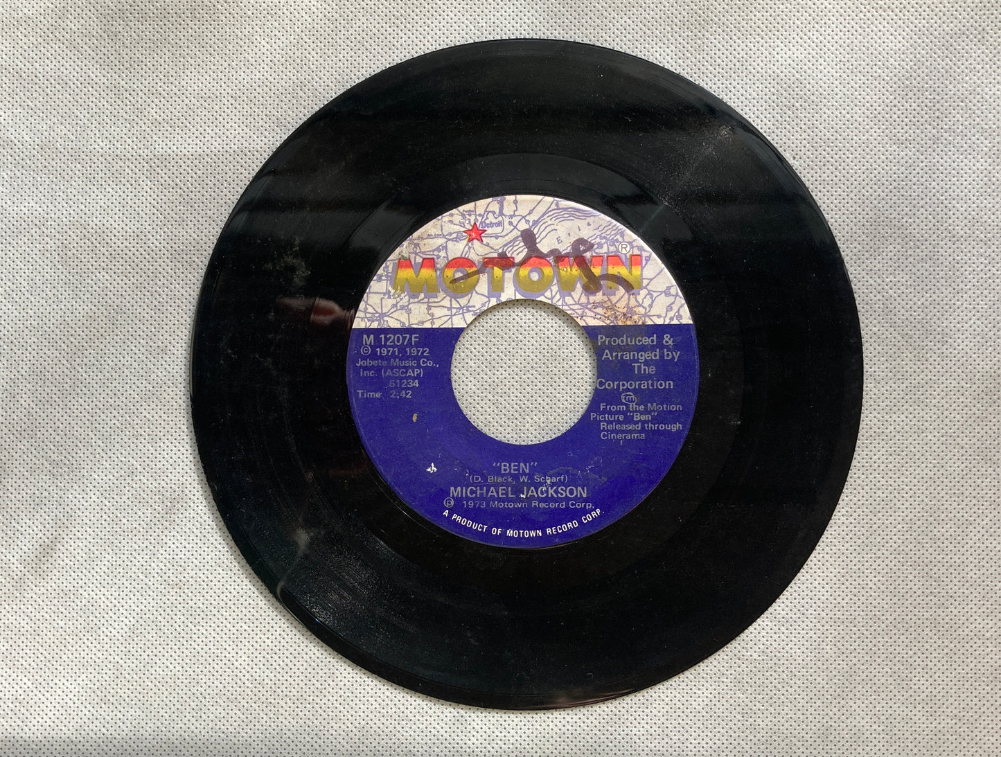 45 double sided record Michael Jackson "Ben" and "You can cry on my shoulder"