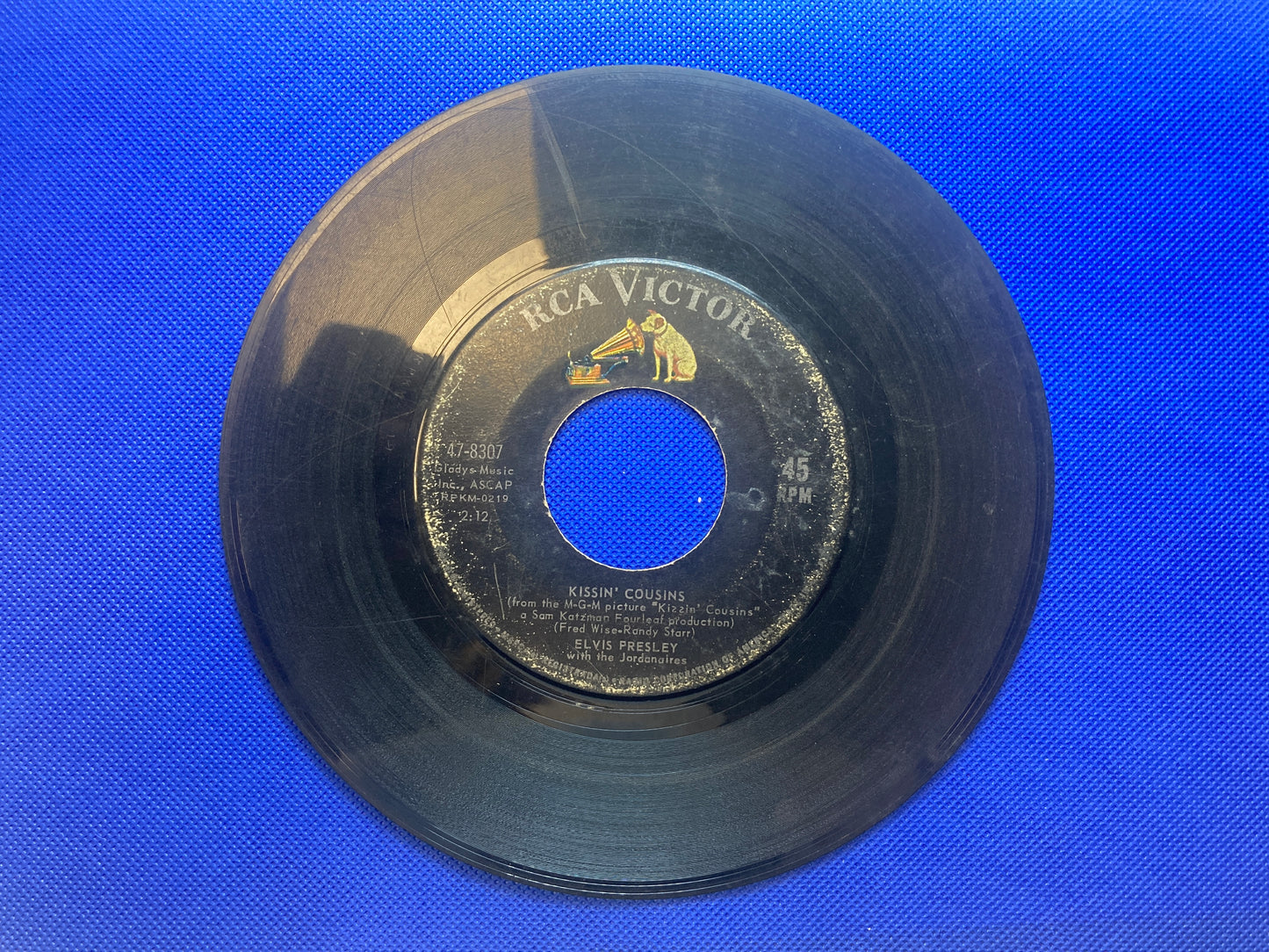 45 double sided Elvis Presley record "It Hurts Me" and "Kissin Cousins"