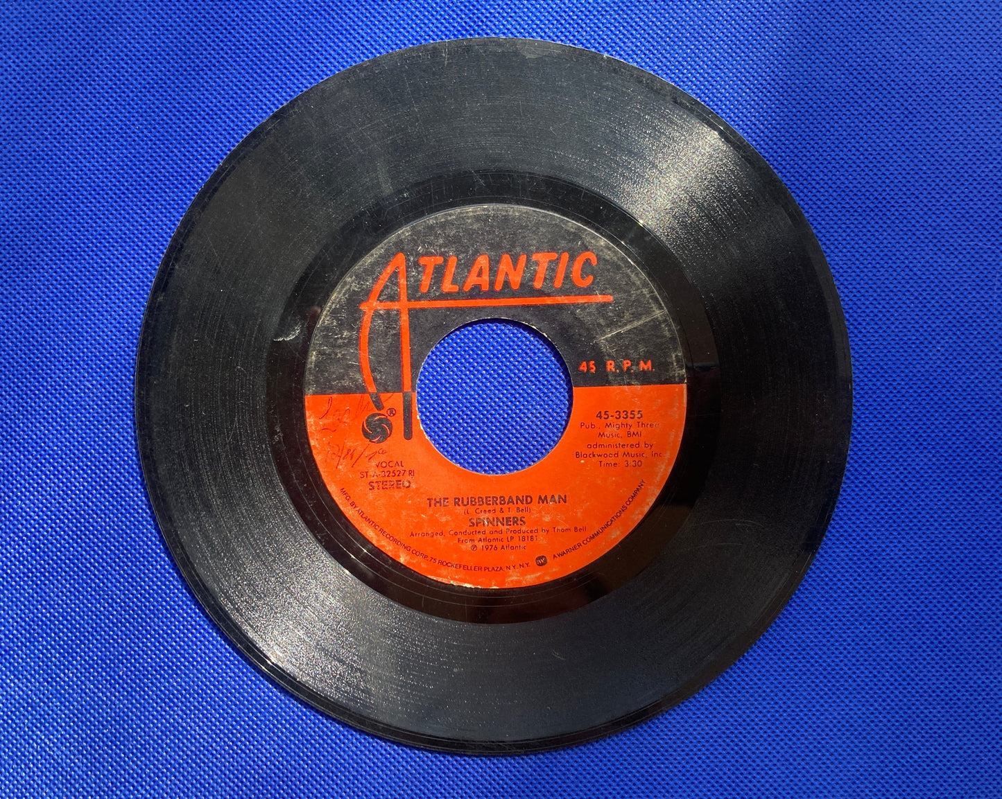 45 double sided The Spinners record "Now that we're together" and "The rubberband man"